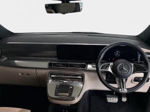 Mercedes-Benz V-Class V300d Exclusive - Image 11