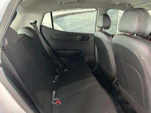 Hyundai Grand i10 1.0 Premium hatch - Image 10