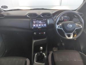Nissan Magnite 1.0 Visia auto - Image 12