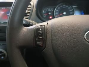 Hyundai i10 1.25 Fluid - Image 16