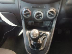 Hyundai i10 1.25 Fluid - Image 18
