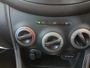 Hyundai i10 1.25 Fluid - Image 23