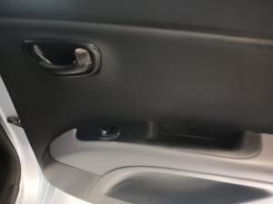 Hyundai i10 1.25 Fluid - Image 26