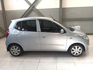 Hyundai i10 1.25 Fluid - Image 2