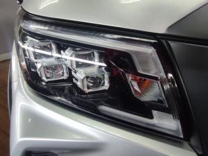 Nissan Navara 2.5DDTi double cab Pro-4X 4x4 - Image 2