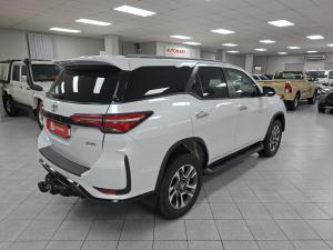 Toyota Fortuner 2.8GD-6 4x4 VX - Image 2