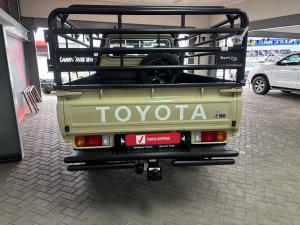 Toyota Land Cruiser 79 2.8GD-6 single cab auto - Image 5