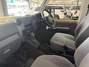 Toyota Land Cruiser 79 2.8GD-6 single cab auto - Image 7