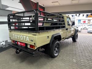 Toyota Land Cruiser 79 2.8GD-6 single cab auto - Image 2
