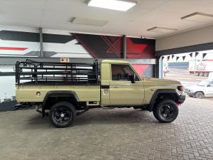 Toyota Land Cruiser 79 2.8GD-6 single cab auto - Image 3