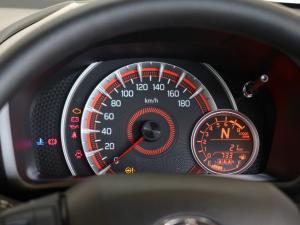 Toyota Vitz 1.0 XR auto - Image 10