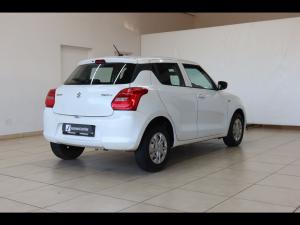 Suzuki Swift 1.2 GL manual - Image 2