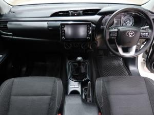 Toyota Hilux 2.4GD-6 Xtra cab Raider manual - Image 6