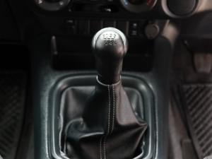 Toyota Hilux 2.4GD-6 Xtra cab Raider manual - Image 13