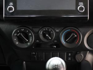 Toyota Hilux 2.4GD-6 Xtra cab Raider manual - Image 16