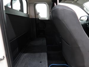 Toyota Hilux 2.4GD-6 Xtra cab Raider manual - Image 18
