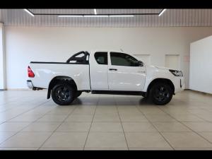Toyota Hilux 2.4GD-6 Xtra cab Raider manual - Image 3