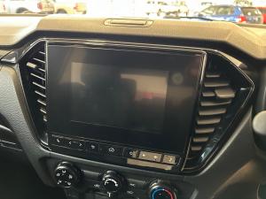 Isuzu D-Max 1.9TD double cab LS X-Rider manual - Image 12
