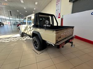 Toyota Land Cruiser 79 4.5D-4D V8 double cab LX - Image 14