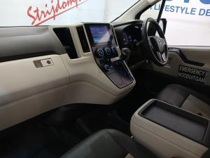 Toyota Quantum 2.8 SLWB bus 14-seater GL auto - Image 7