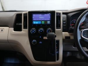 Toyota Quantum 2.8 SLWB bus 14-seater GL auto - Image 14