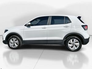 Volkswagen T-Cross 1.0TSI manual - Image 4