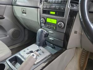 Kia Sorento 3.8 V6 4x4 automatic - Image 7