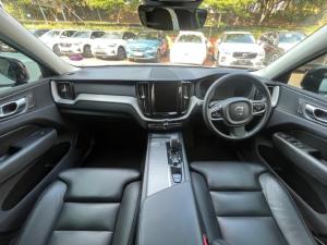 Volvo XC60 B5 AWD Plus Dark - Image 2