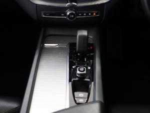 Volvo XC60 B5 AWD Plus Dark - Image 7