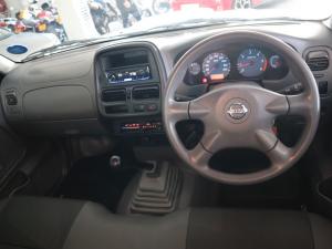 Nissan NP300 Hardbody 2.5TDi (aircon) - Image 10