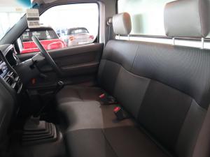Nissan NP300 Hardbody 2.5TDi (aircon) - Image 12