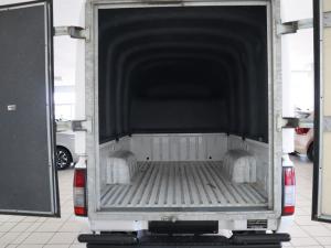 Nissan NP300 Hardbody 2.5TDi (aircon) - Image 19