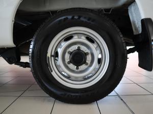 Nissan NP300 Hardbody 2.5TDi (aircon) - Image 22