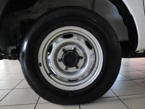 Nissan NP300 Hardbody 2.5TDi (aircon) - Image 23