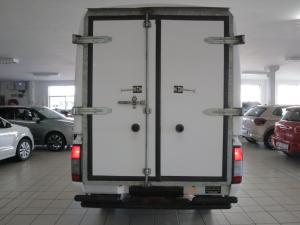 Nissan NP300 Hardbody 2.5TDi (aircon) - Image 5