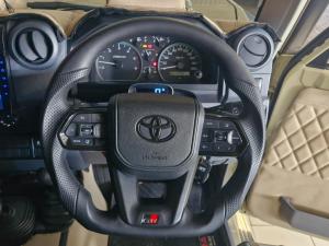 Toyota Land Cruiser 79 4.5D-4D LX V8 single cab - Image 22