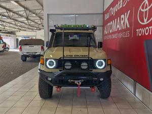 Toyota Land Cruiser 79 4.5D-4D LX V8 single cab - Image 3
