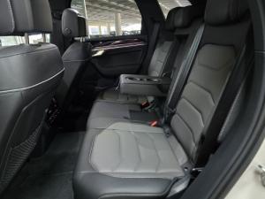 Volkswagen Touareg V6 TDI R-Line Final Edition - Image 16