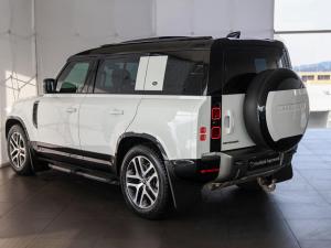 Land Rover Defender 110 D300 X-Dynamic HSE - Image 11