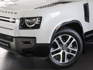 Land Rover Defender 110 D300 X-Dynamic HSE - Image 2