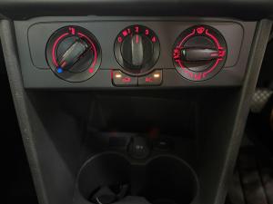 Volkswagen Polo Vivo hatch 1.6 Life - Image 7