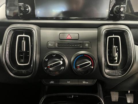 Image Kia Sonet 1.5 LX manual