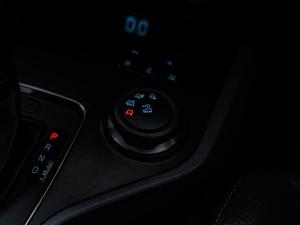 Ford Everest 3.2TDCi 4WD Limited - Image 14