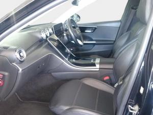 Mercedes-Benz C-Class C200 Avantgarde - Image 12