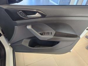 Volkswagen T-CROSS 1.5 TSI R-LINE DSG - Image 14