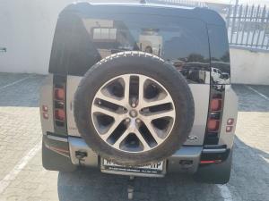 Land Rover Defender 110 D300 X-Dynamic SE - Image 3
