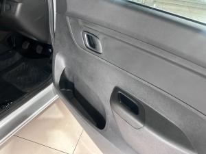 Renault Kwid 1.0 Evolution - Image 13