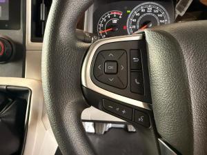 Toyota Quantum 2.8 LWB panel van manual - Image 19