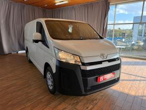 Toyota Quantum 2.8 LWB panel van manual - Image 1