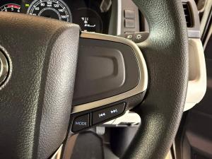 Toyota Quantum 2.8 LWB panel van manual - Image 20